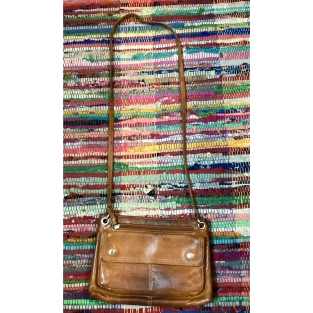 Fossil Vintage Y2K Leather Crossbody Purse Distressed & Worn Looking